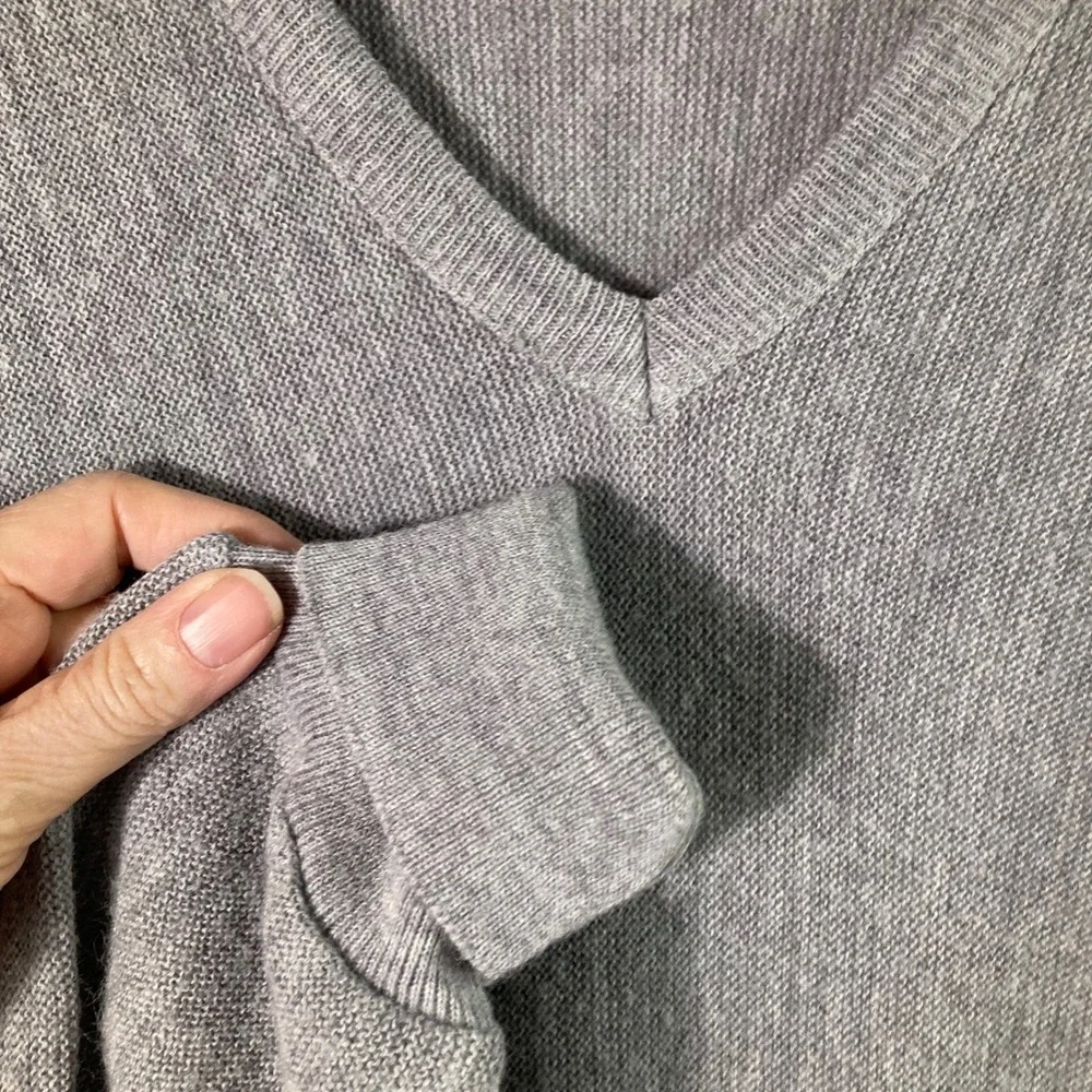 IZOD Lacoste V Neck Sweater‎ Mens XL Gray Pullover Long Sleeve Acrylic